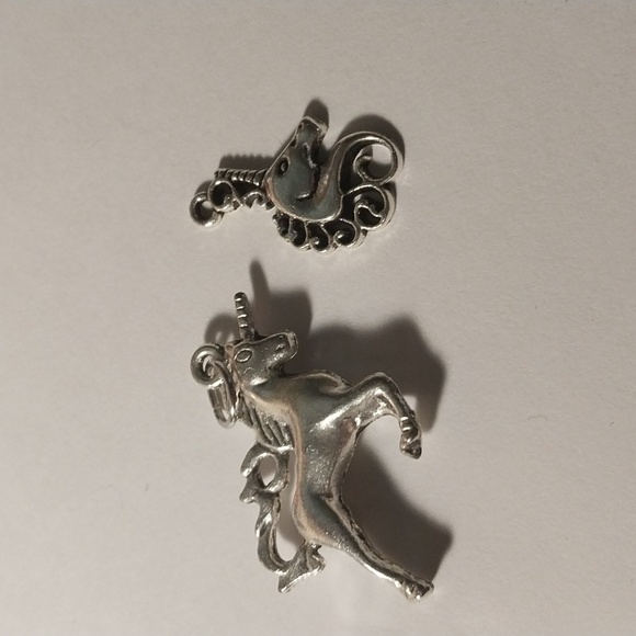 2 piece unicorn charms - Picture 1 of 1